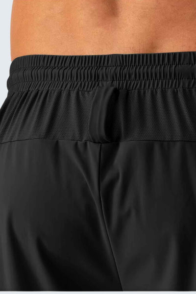 U StarAir Train Shorts 4" - Black