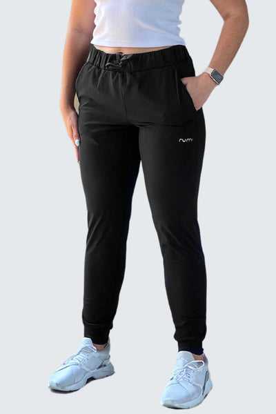 Rumi Earth - W SunSoft Joggers + Pockets 30" - Black - R124201BKP - Bottoms